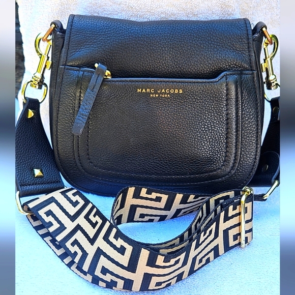 MARC JACOBS Empire City Messenger Pebbled Leather Crossbody Bag Guitar Strap - Picture 1 of 13